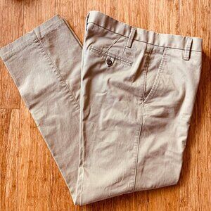 Like new Men's Tan Dockers Premium flat front straight fit dress pants 32x32